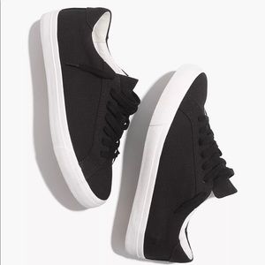 Madewell Women's Sidewalk Low-Top Sneakers in Canvas Black